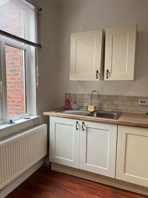 The First-Central Wigan 8 Guests Exterior photo