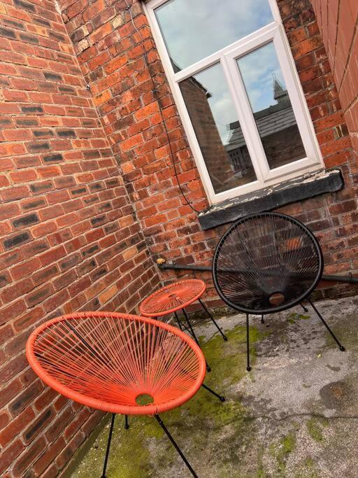 The First-Central Wigan 8 Guests Exterior photo